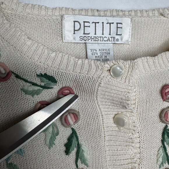 VTG Petite Sophisticate Grandmacore Cottagecore 3D‎ Floral Embroidered Cardigan - Picture 7 of 13
